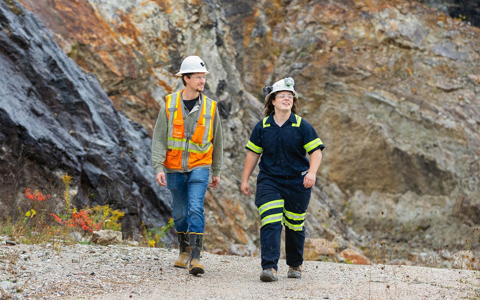 SUNY Potsdam Geology Majors in the Field