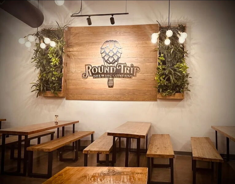 Atlanta Alumni Ornament Decorating